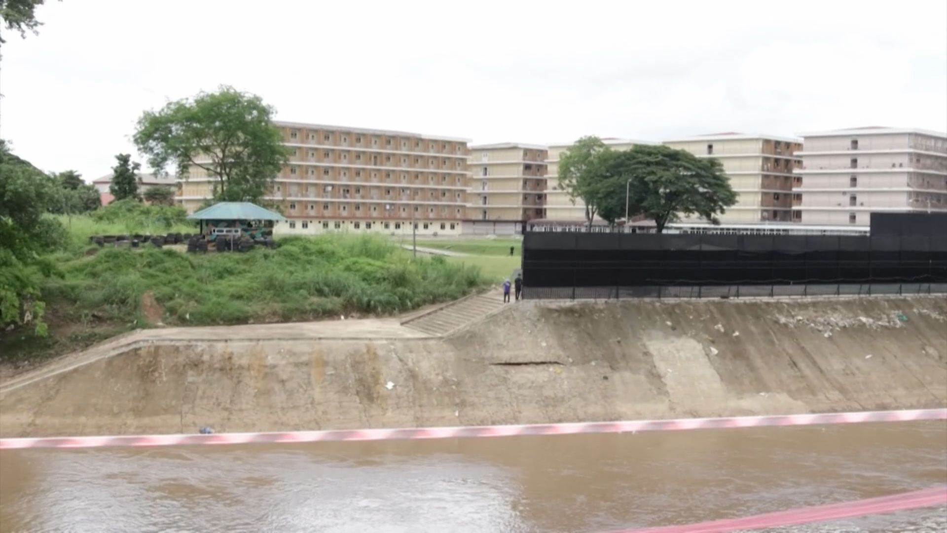 泰國軍方指示邊防部隊嚴防緬甸難民偷渡入境　據報電騙園區靠發電機繼續運作