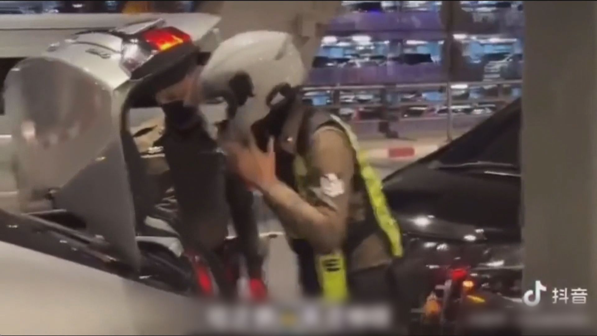 泰國三名警員涉嫌收費護送中國遊客到酒店