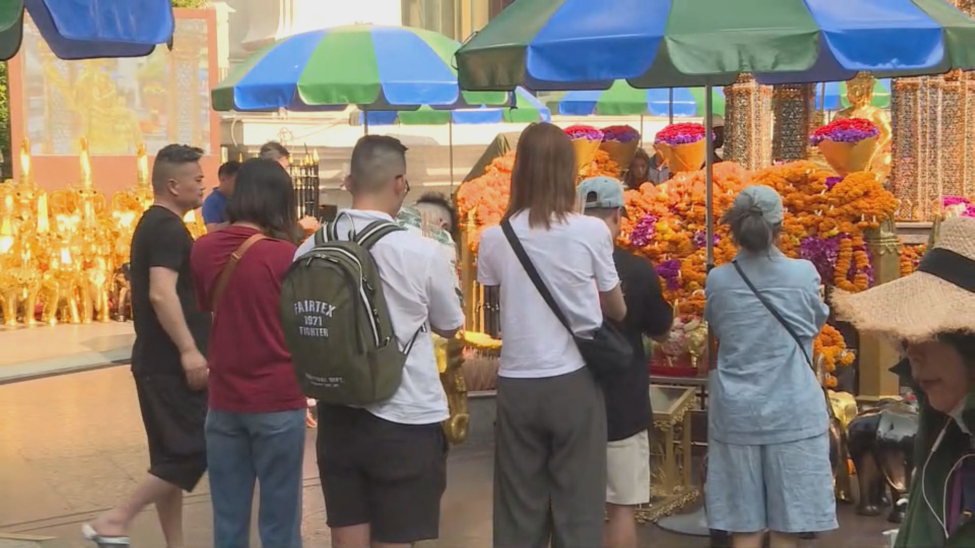 曼谷直擊｜市面相對平靜　報團港人照遊四面佛