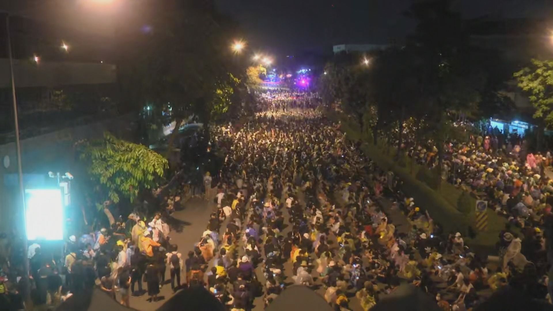 泰國總理府重申應透過國會化解分歧