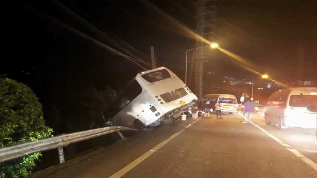 中國遊客泰國撞船及車禍逾20人傷