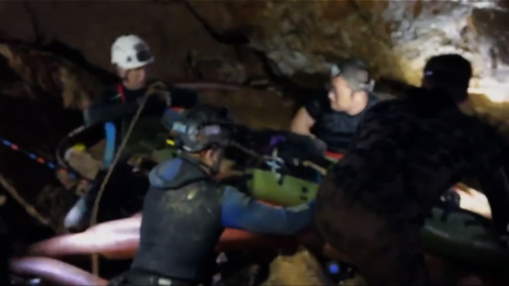 泰國海豹部隊首發足球隊營救片段