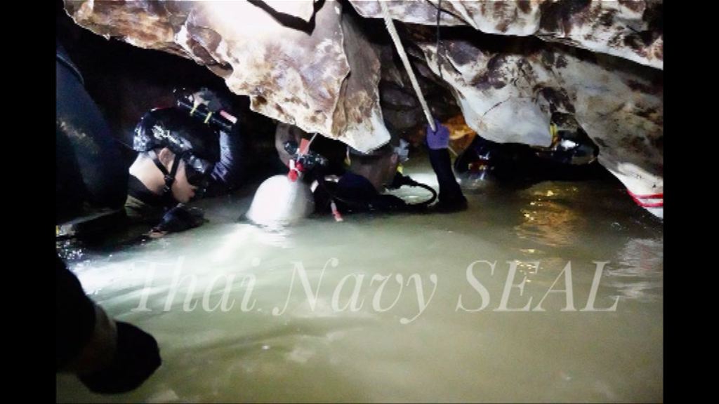 各國續拯救泰國被困少年足球隊