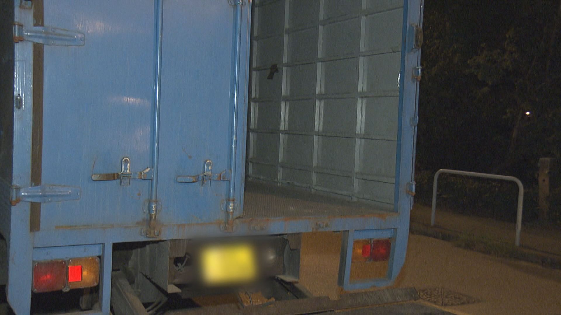 落馬洲貨車失逾百萬貨物警追緝司機