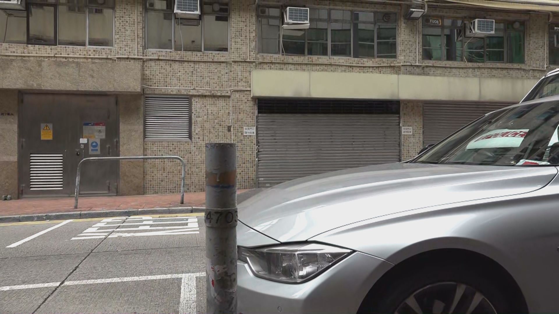 尖沙咀路旁一部智能停車收費錶被人盜去