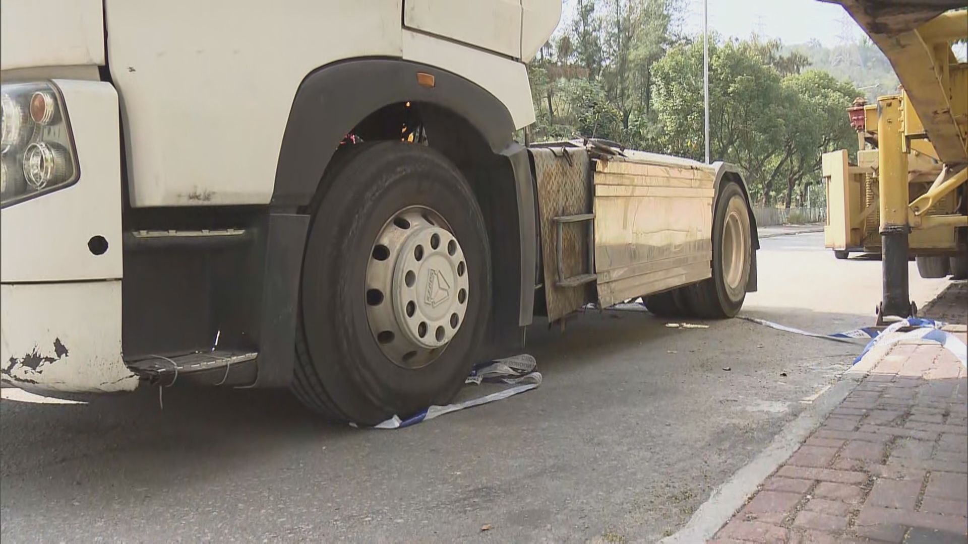 屯門望后石四貨車遭賊人偷取柴油　損失約三萬元