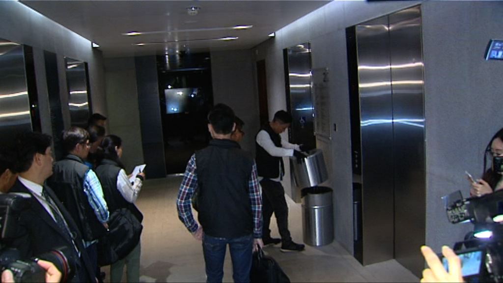 警方到立法會調查許智峯搶手機案