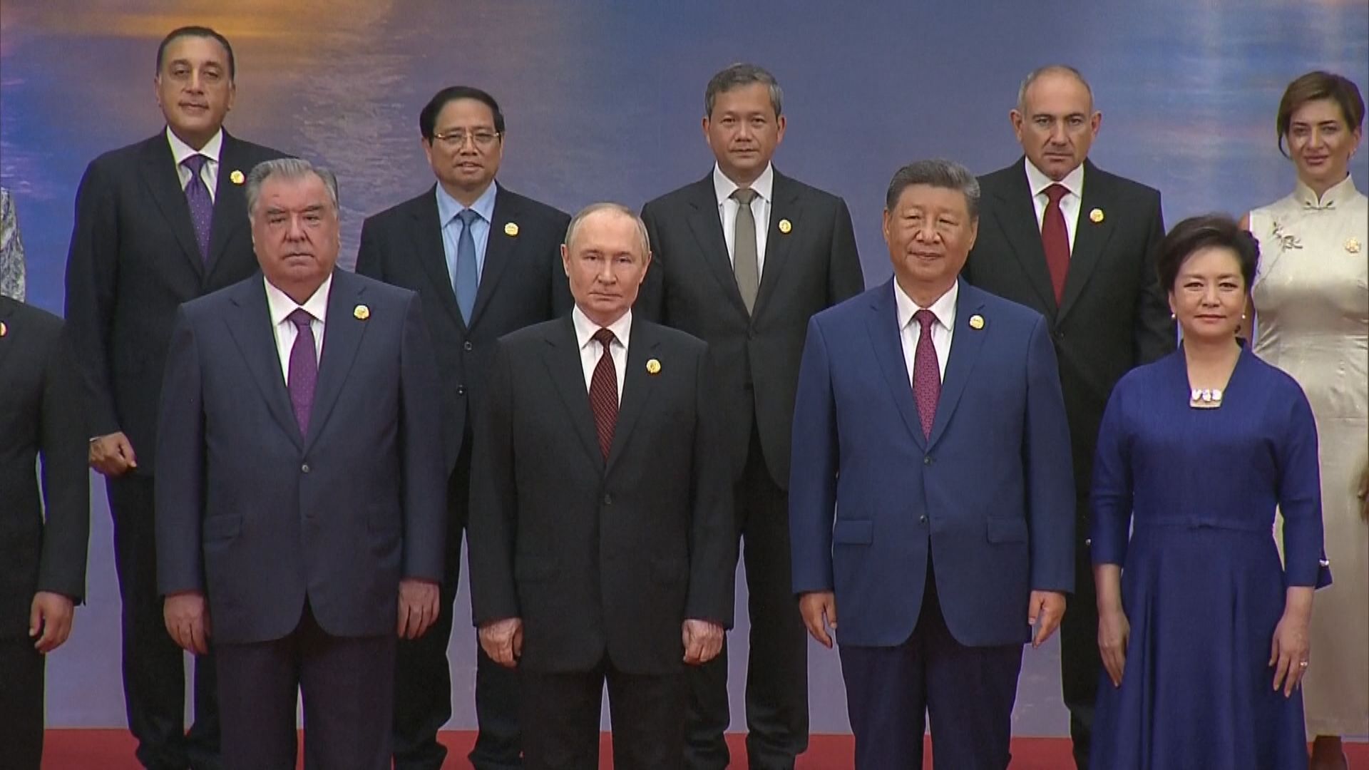 習近平與彭麗媛舉行宴會歡迎來華領袖