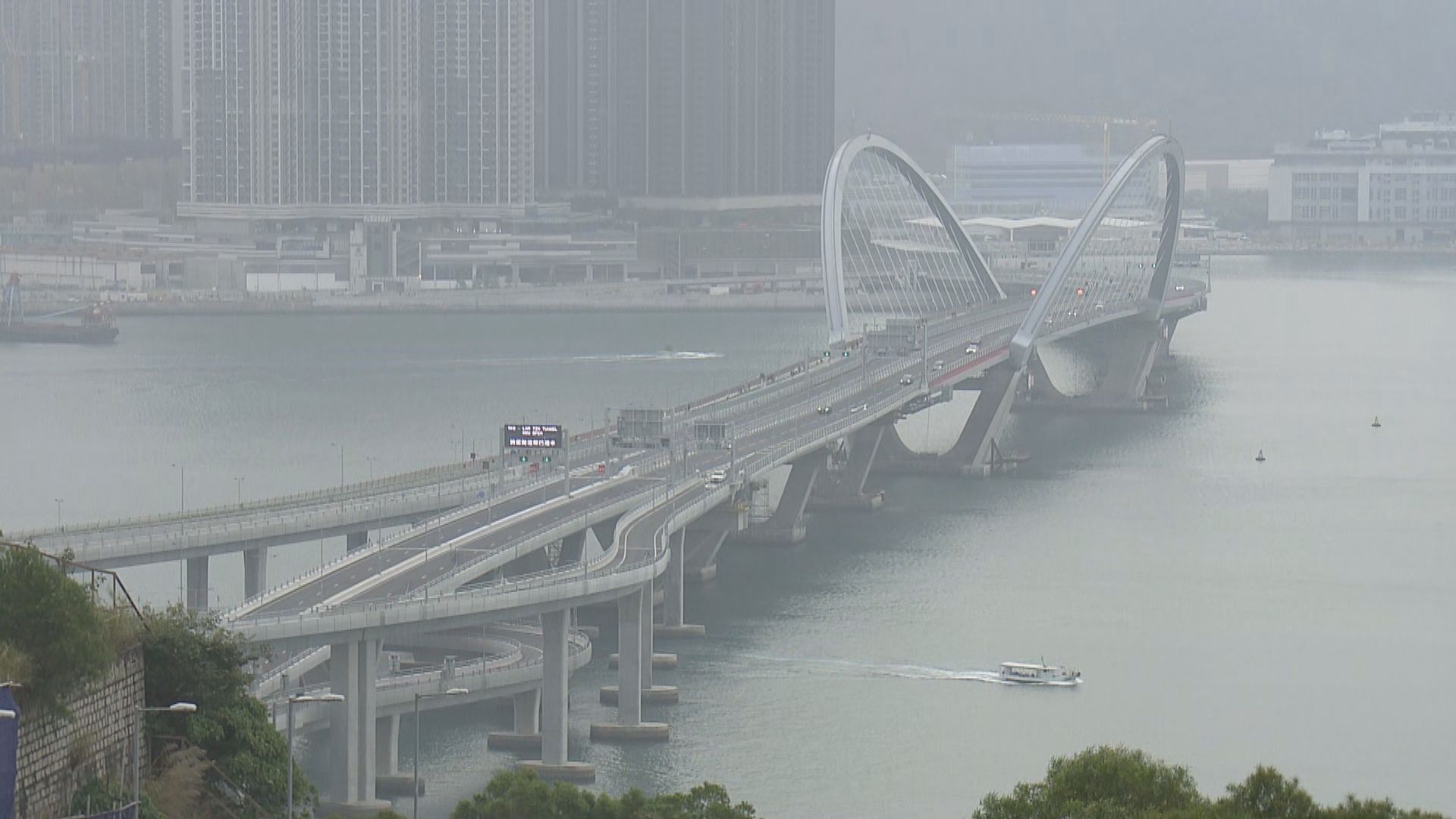 將藍隧道通車後首個工作日　早上繁忙時間大致暢順