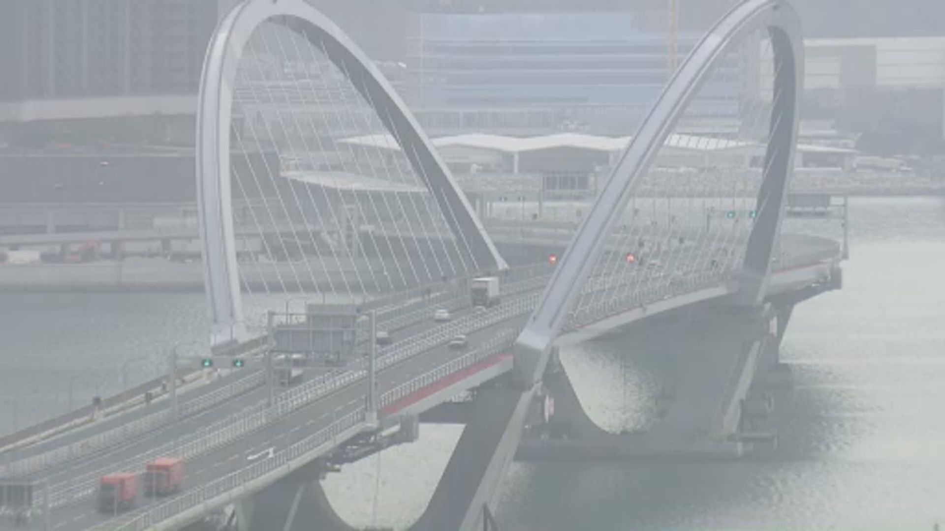 將藍隧道繁忙時間暢通　市民：舊隧時光倒流二十年