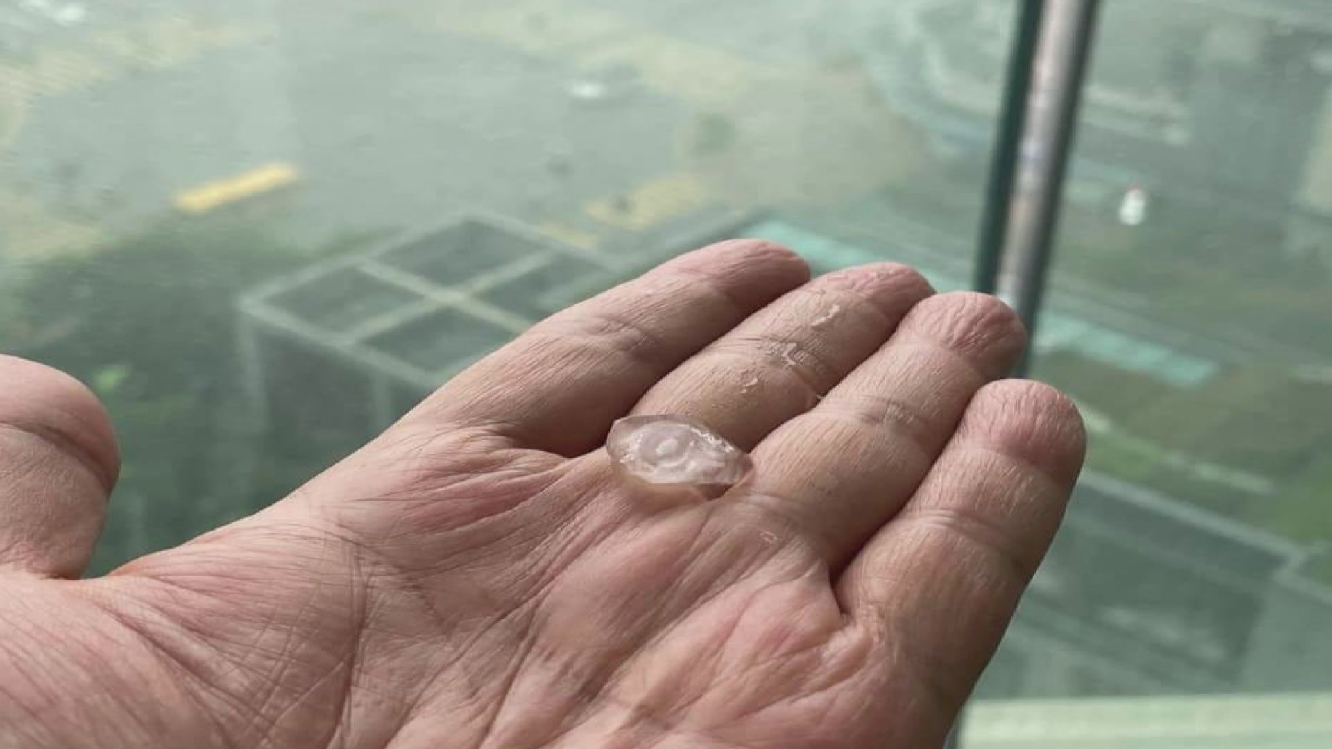 將軍澳落雹　西貢男子游泳遭雷電擊中身亡