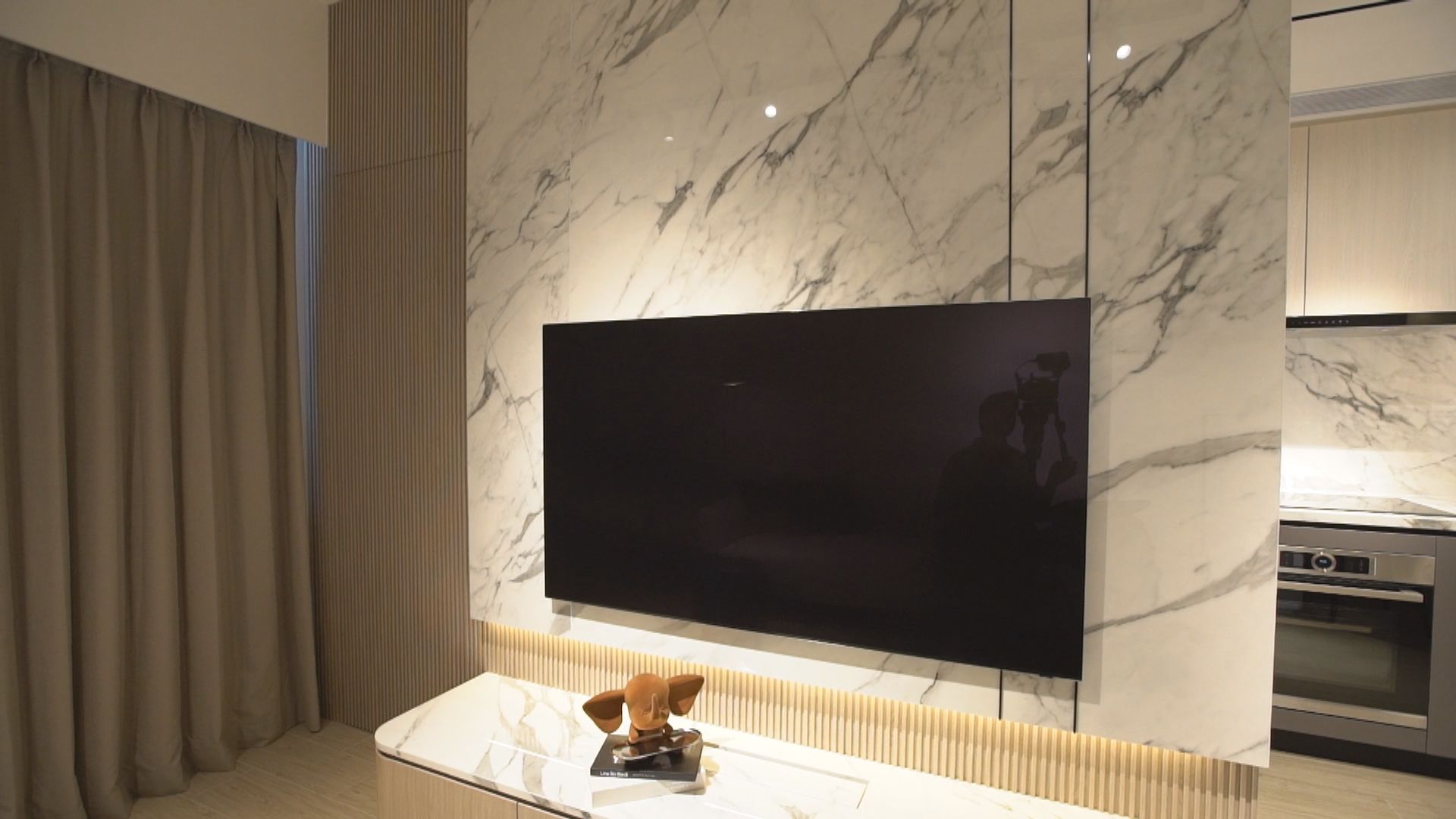 日出康城單位拆主力牆 屋宇署檢控業主與工程承建商及設計師