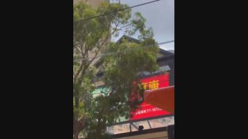 屯門疑落冰雹　途人走避