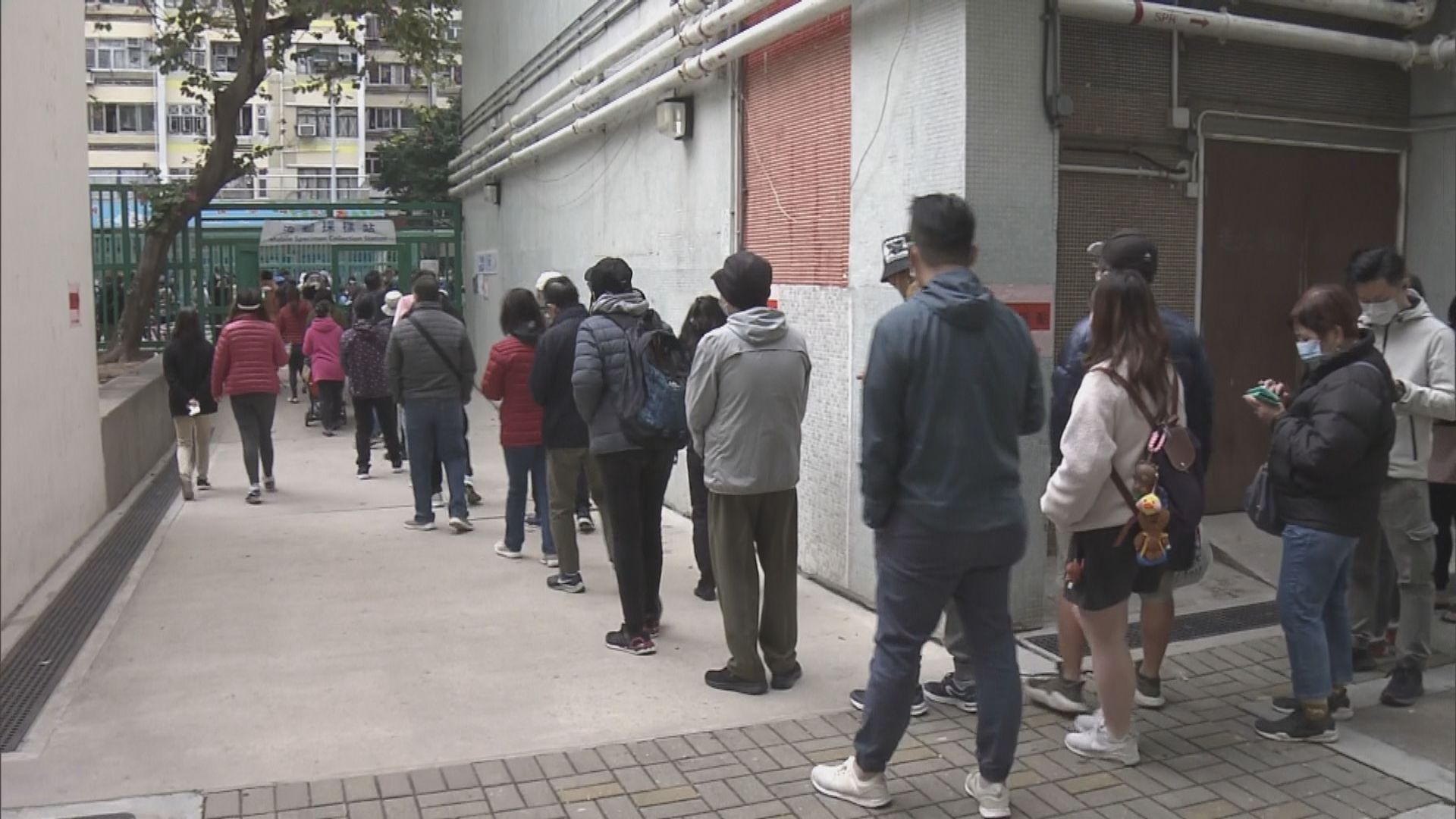 屯門加開多個檢測站 部分大排長龍