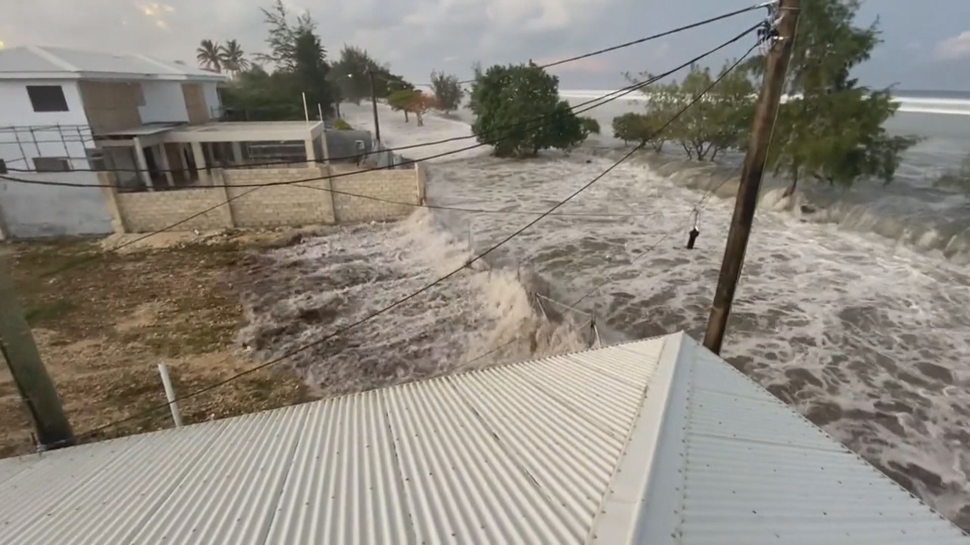 湯加火山爆發災情未明　一名廣州男子據報失聯