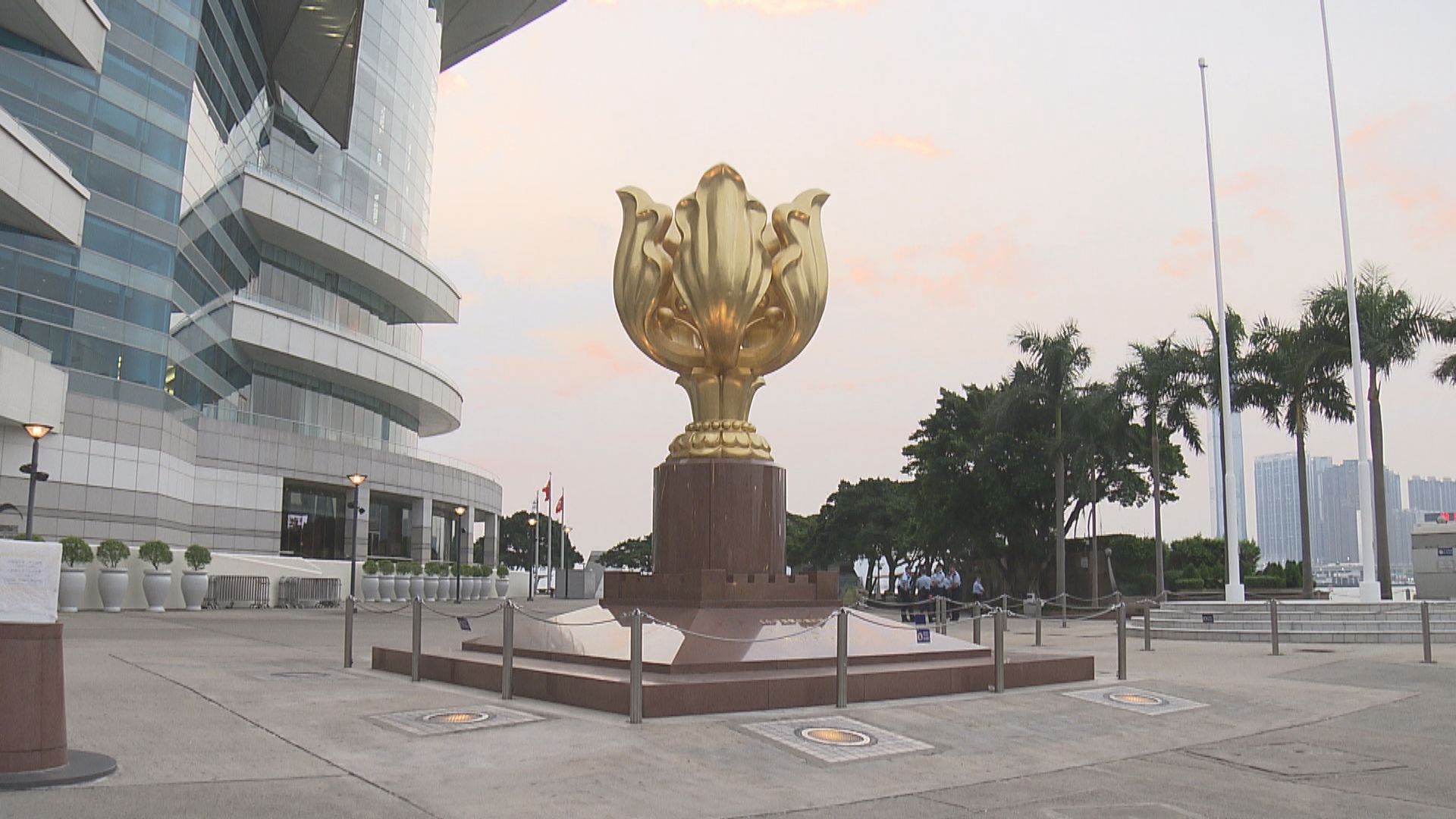 【遊客不再】去年來港旅客約357萬人次　較前年下跌近九成四