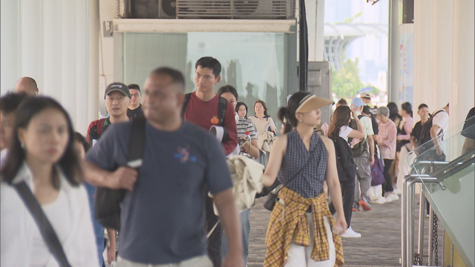 本港今年首三季旅客量破4000萬人次　按年增加12%
