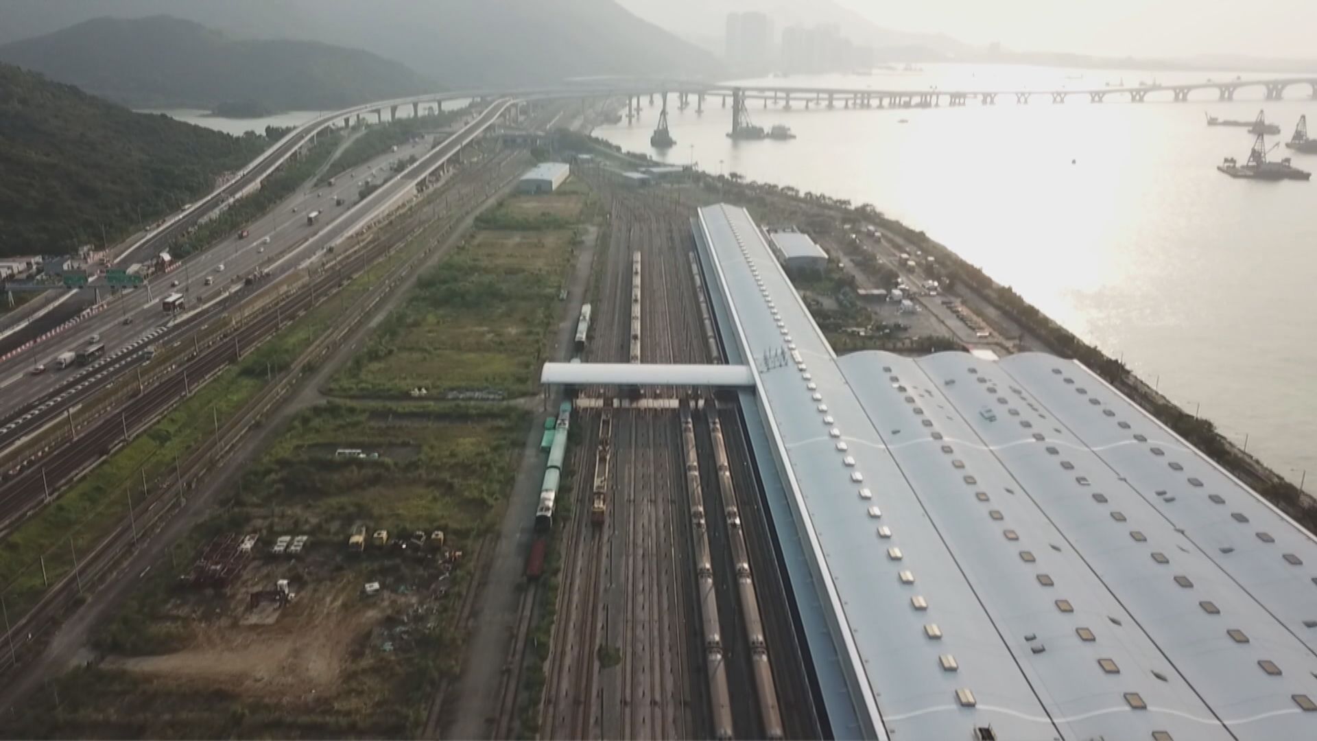 規劃署：未能評估小蠔灣車廠公私營房屋比例