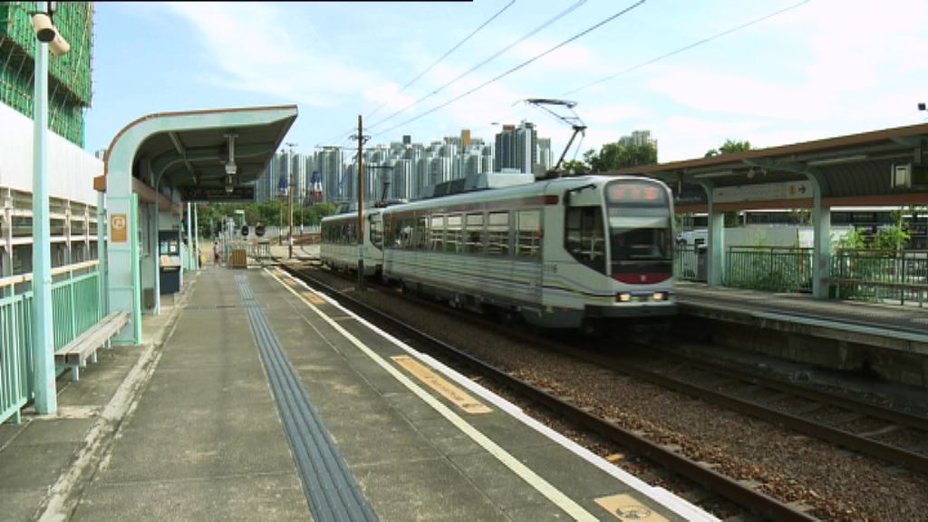 屯門居民憂建公屋令附近輕鐵站沉降惡化