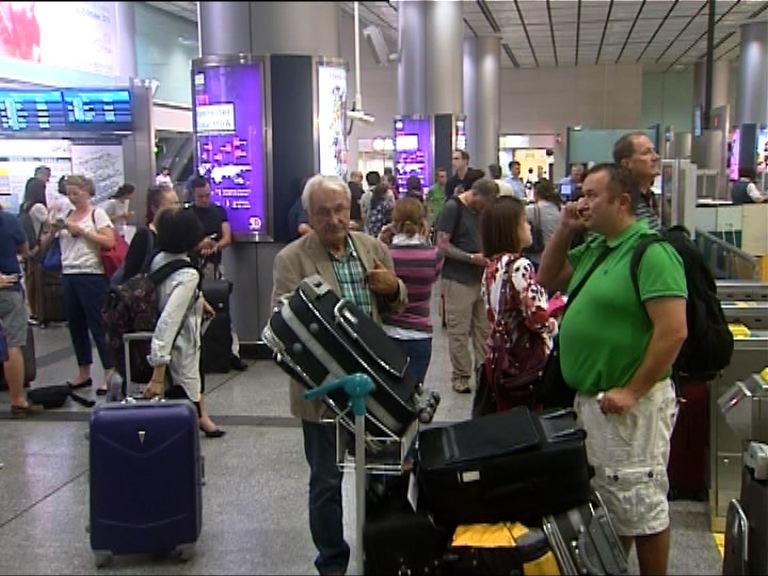 青嶼幹線封閉近兩小時交通癱瘓