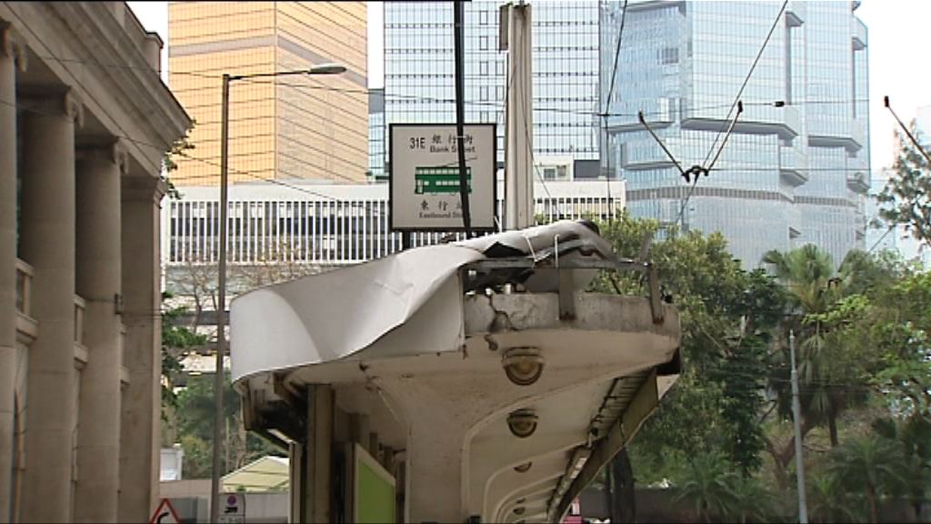 有乘客擔心電車車速不穩憂再有翻側意外