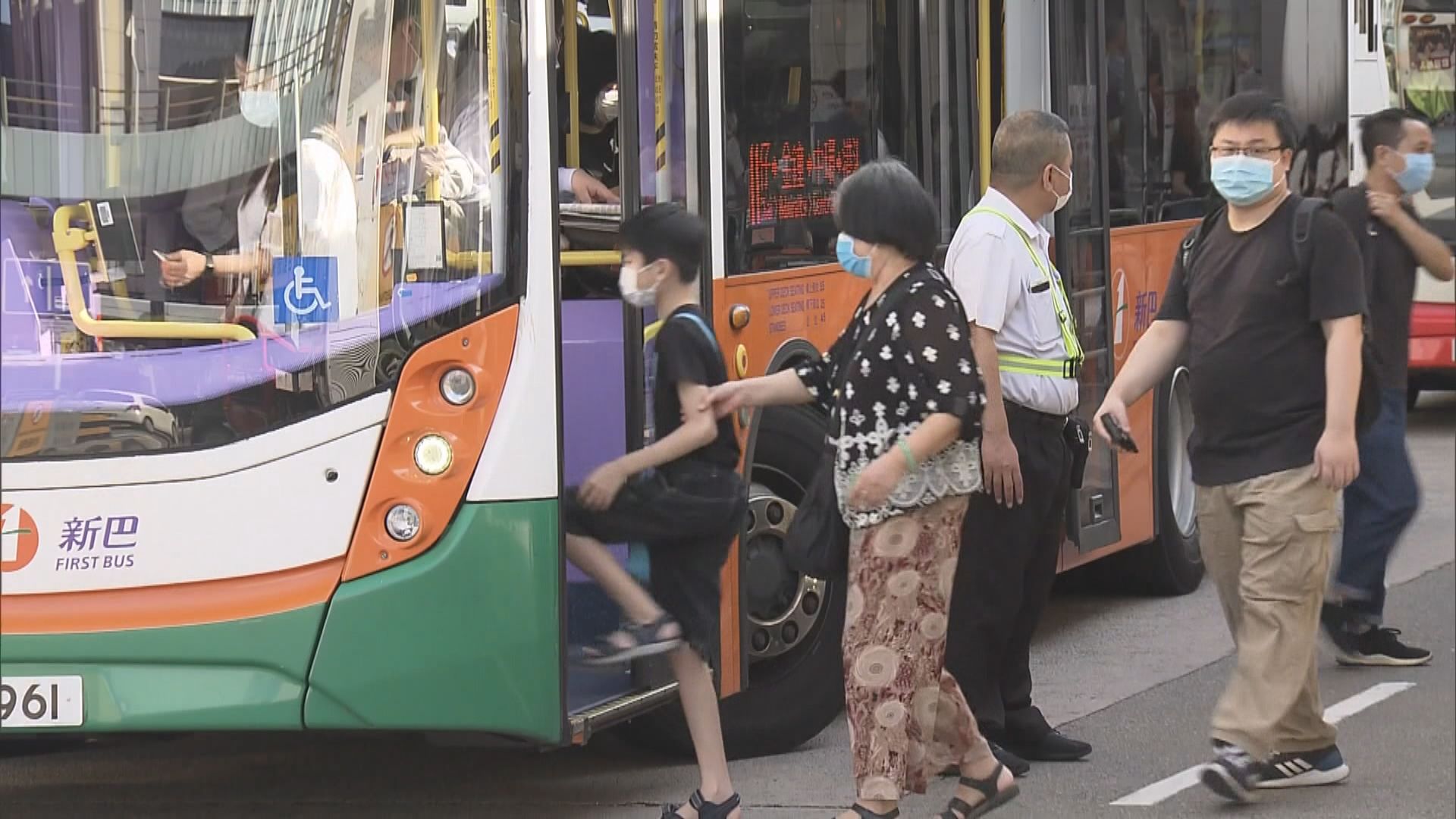 乘搭公共交通必須戴口罩　乘客指措施可增大眾防疫意識