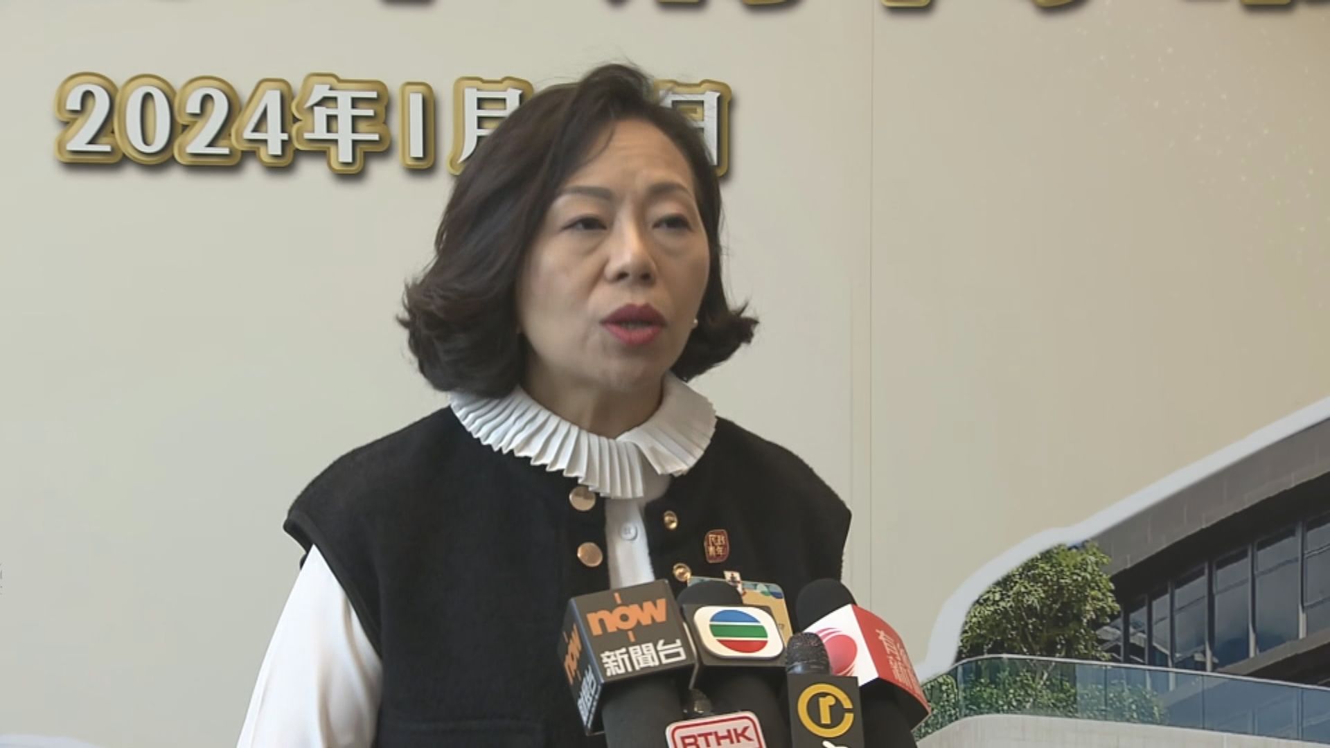 垃圾徵費延遲 麥美娟指區議會及關愛隊會反映市民遇到的困難