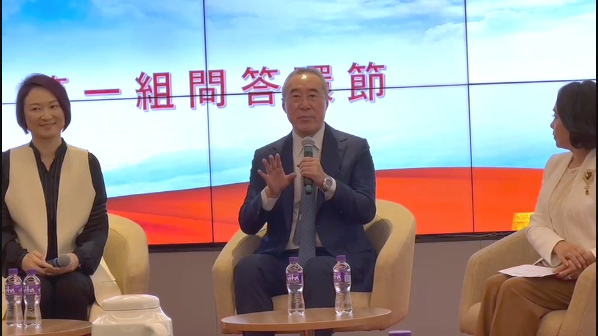 唐英年：政府要先釐清垃圾徵費政策細節 不應擾民