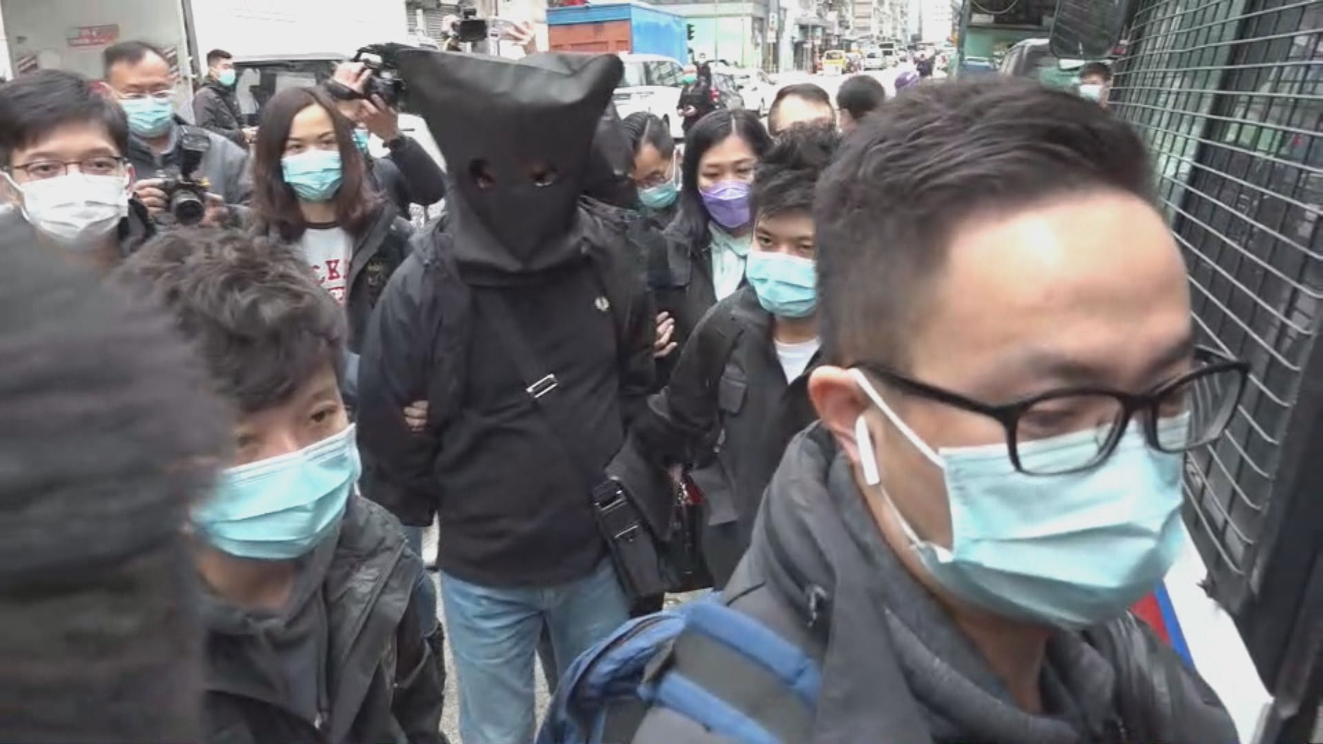 警方深水埗拘捕七男涉進行三合會入會儀式