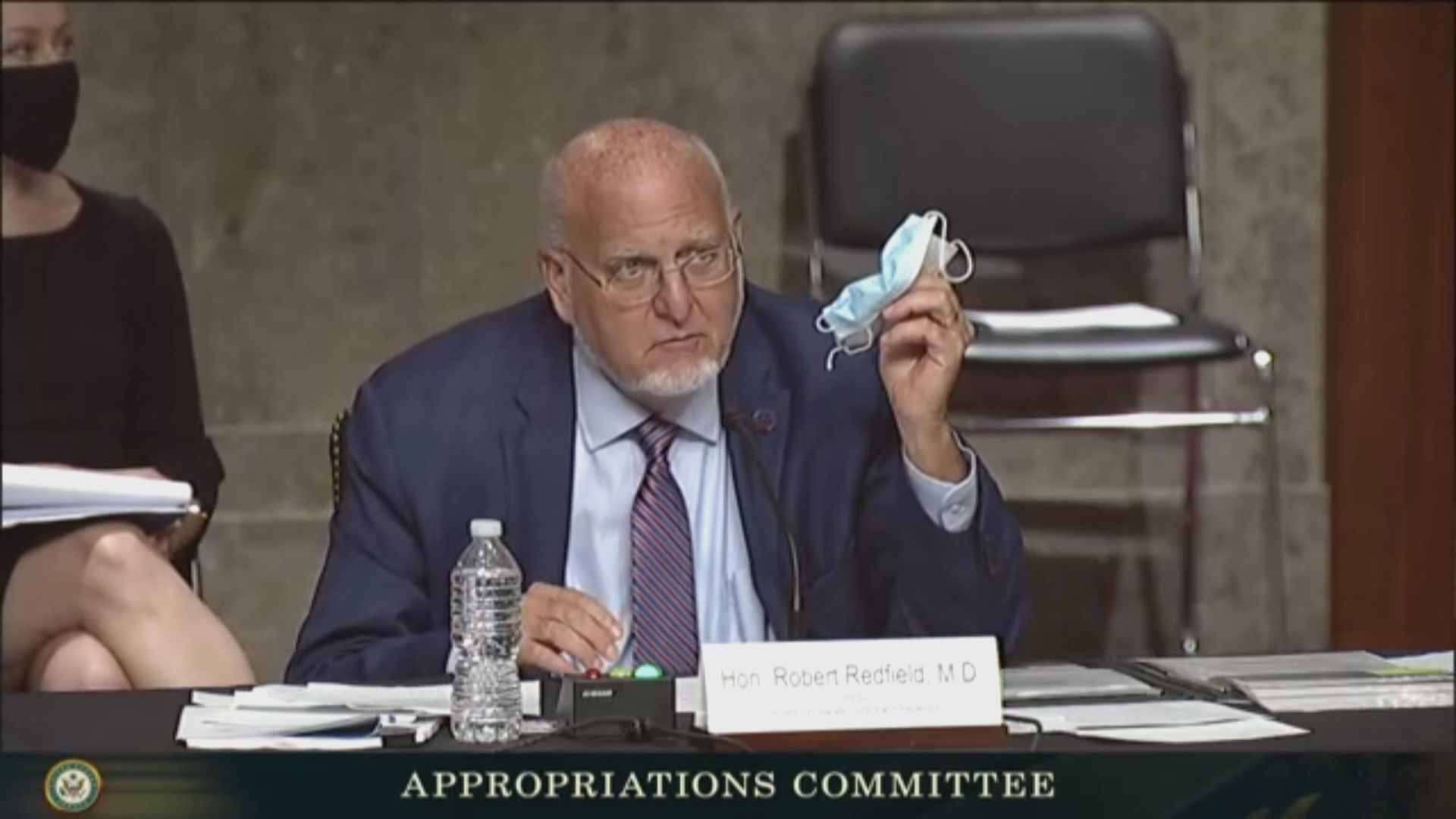 衞生官員指戴口罩比疫苗更有效防疫　特朗普再次唱反調