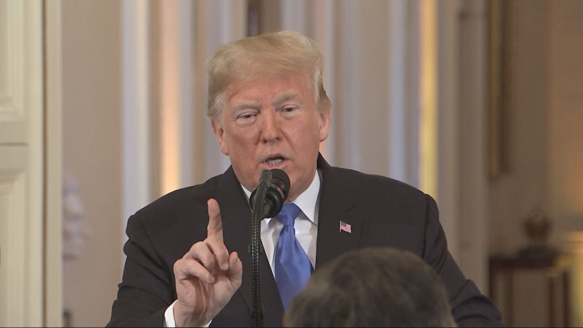 特朗普指摘CNN記者提問愚蠢