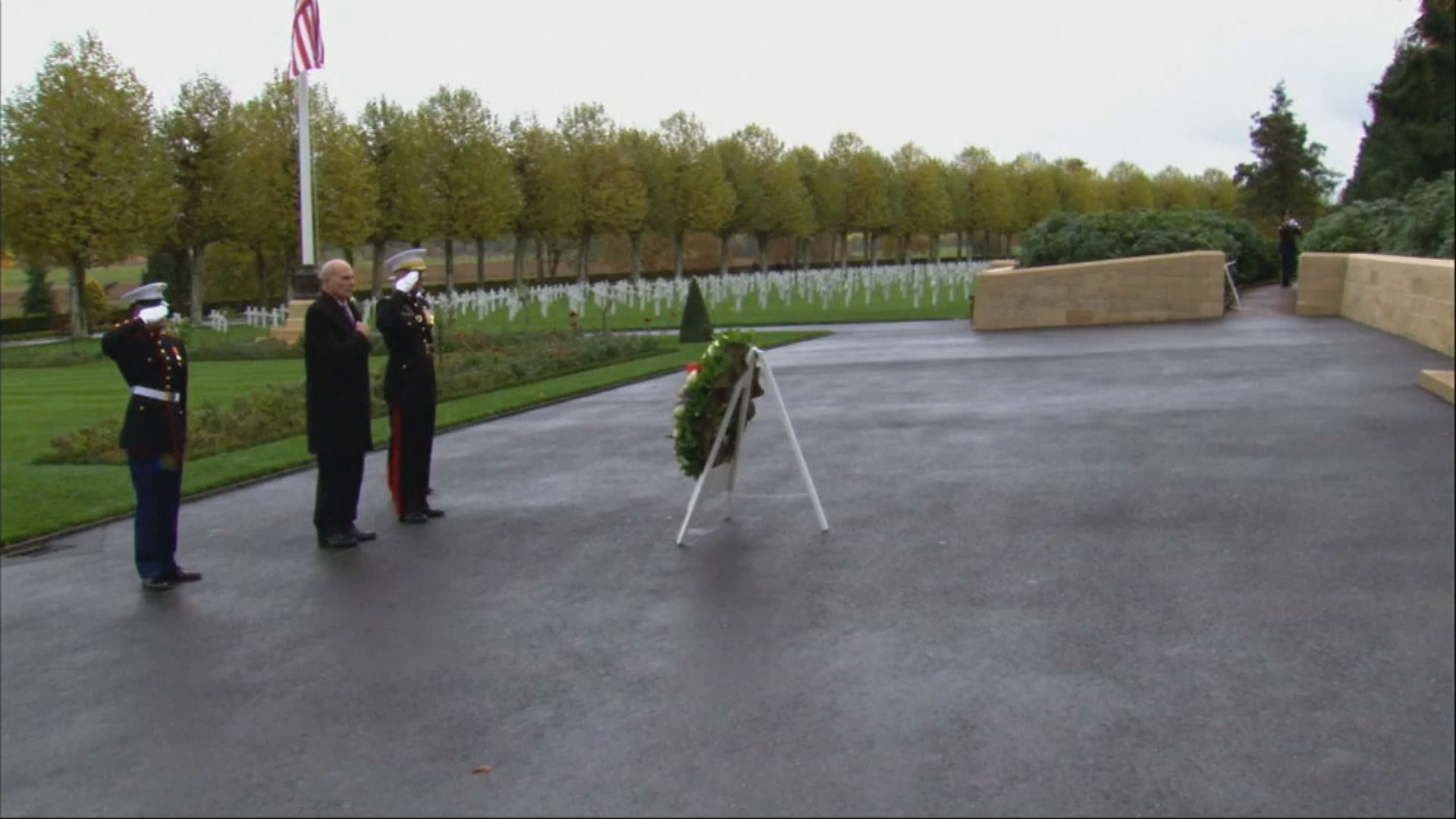 特朗普因天雨取消到美軍公墓獻花