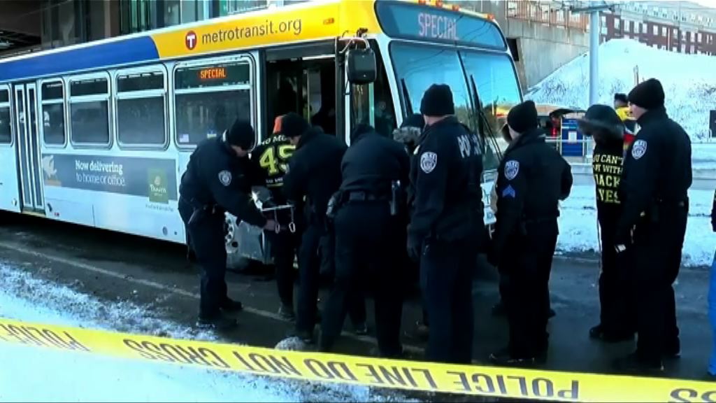 超級碗舉行前有示威抗議警察濫權