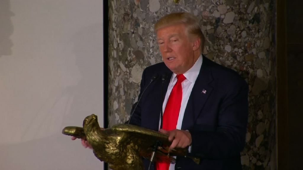 特朗普出訪打破慣例先到訪中東