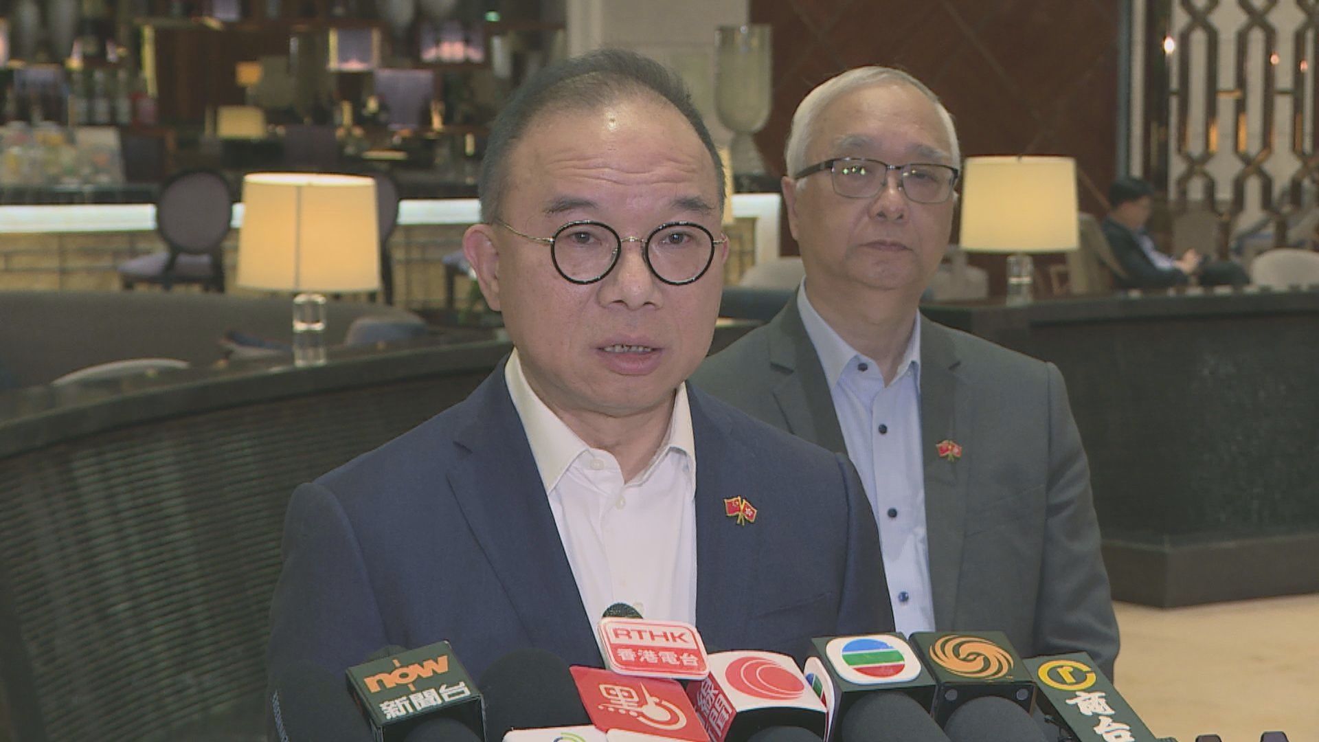 曾國衞稱與選管會商議區議會選舉日期 