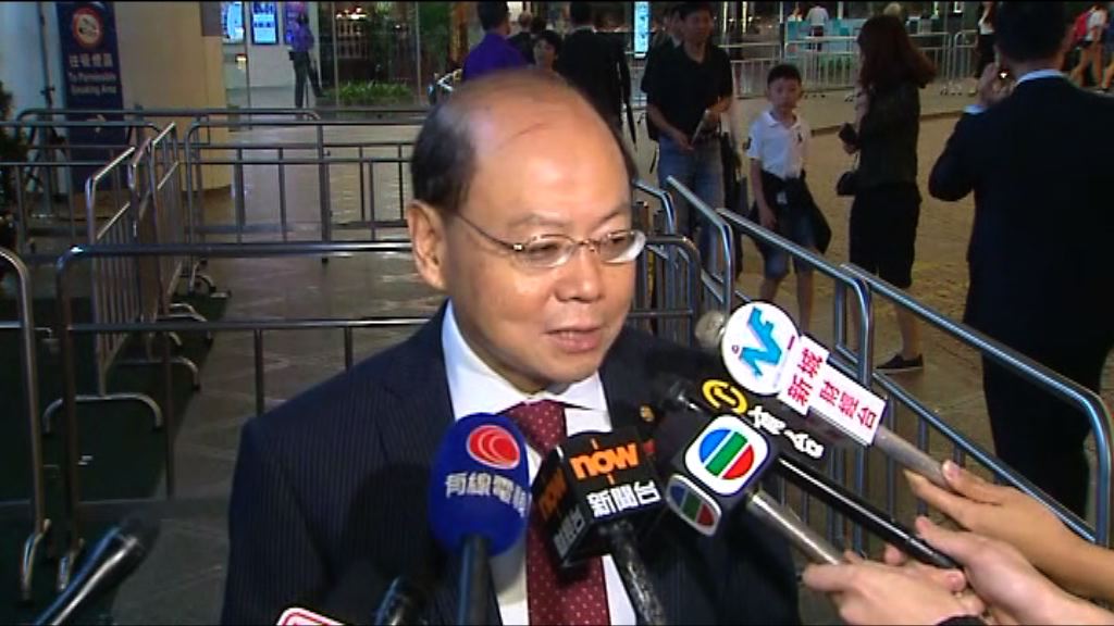 曾偉雄：加入私人機構經政府半年詳細審批