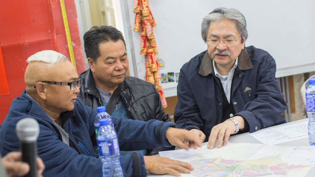 曾俊華到訪洪福邨　了解居民訴求