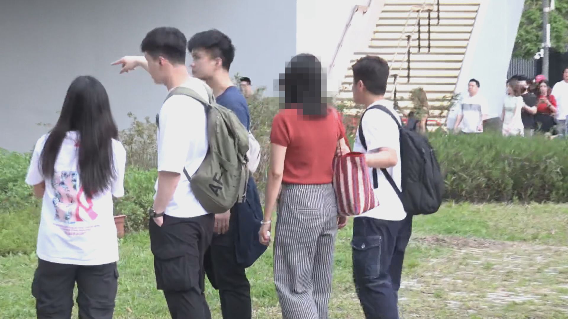 謝霆鋒演唱會｜警方入境處聯合行動　啟德掃蕩黃牛黨拘三人