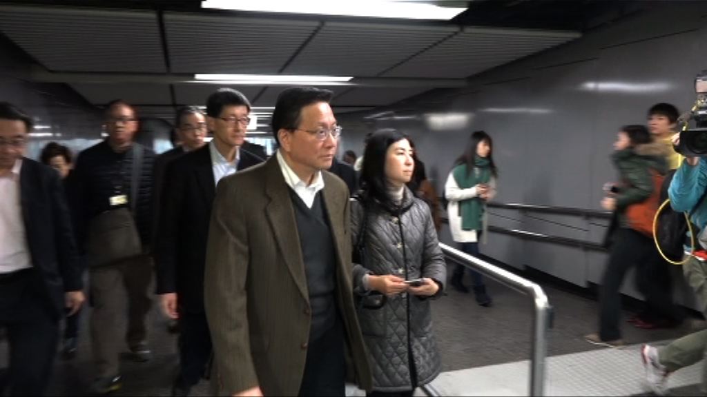 張炳良：鐵路安全措施需平衡鐵路效率及風險