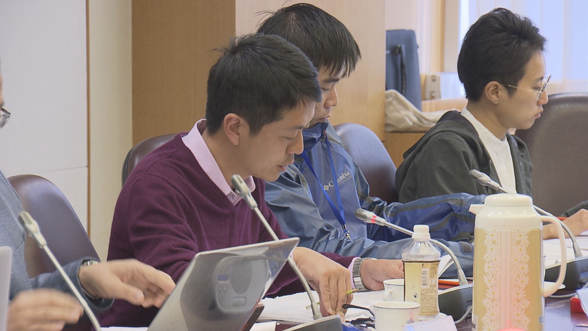 徐英偉：許智峯區議員職務須由區議會討論