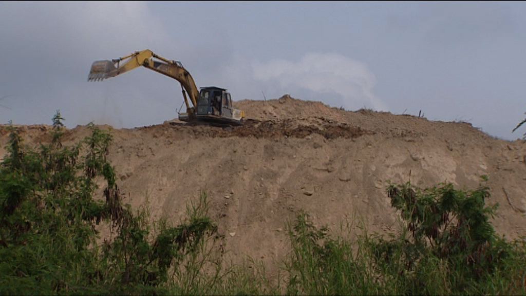 天水圍泥頭山承建商罰14萬元