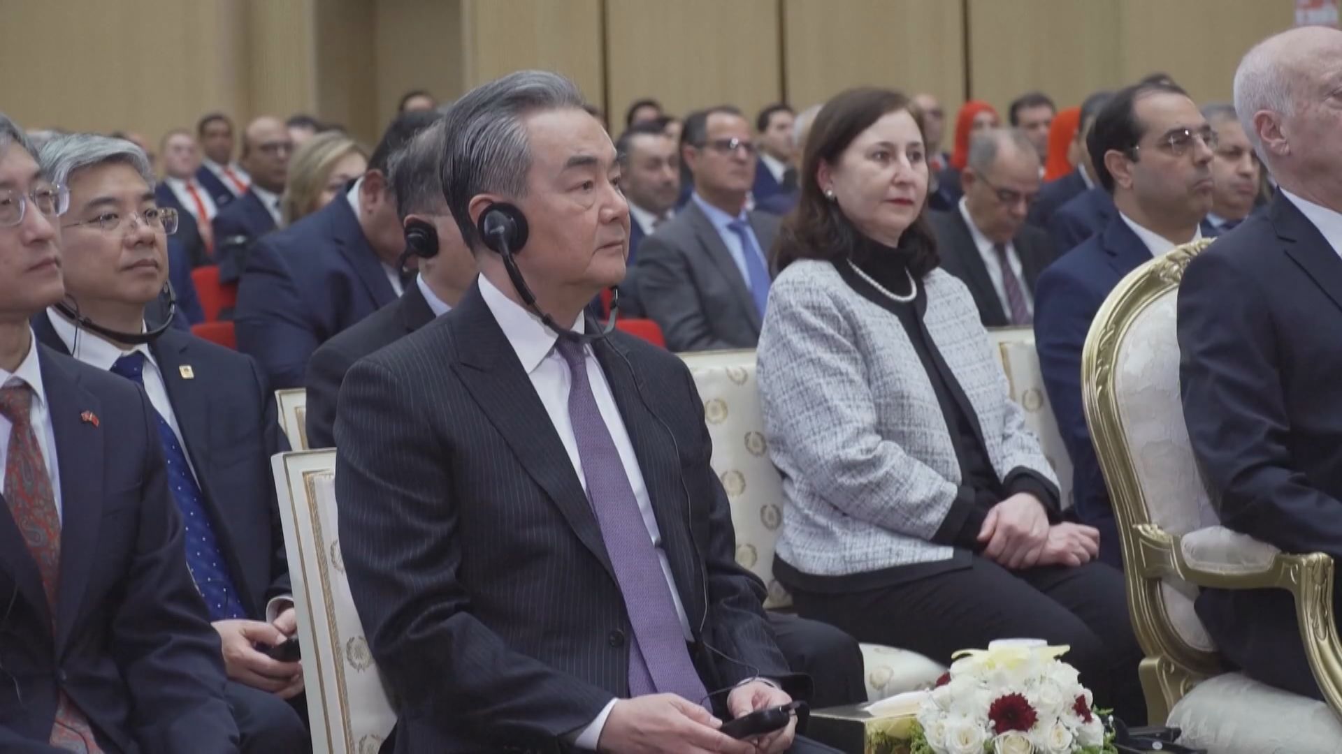 外長王毅到訪突尼斯與總統賽義德會談