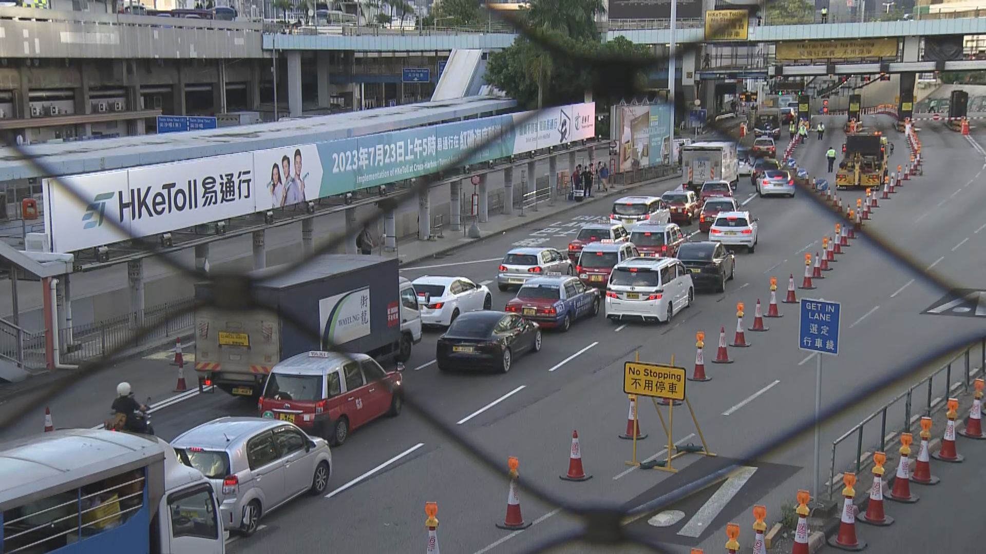 紅隧實施易通行大致暢順 運輸署：周一繁忙時間是真正考驗