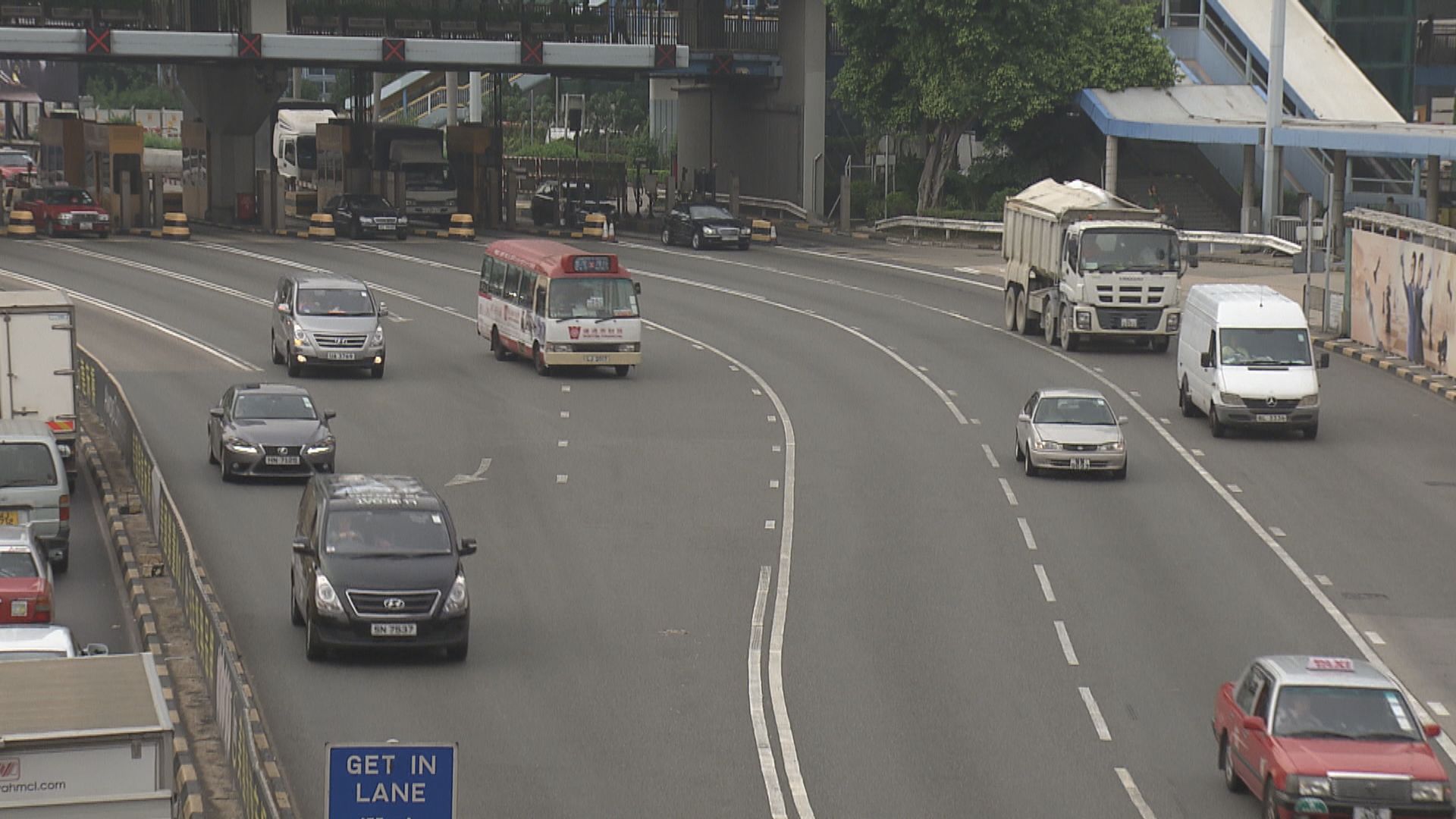 消息：西隧私家車新收費60元、紅隧東隧收30元