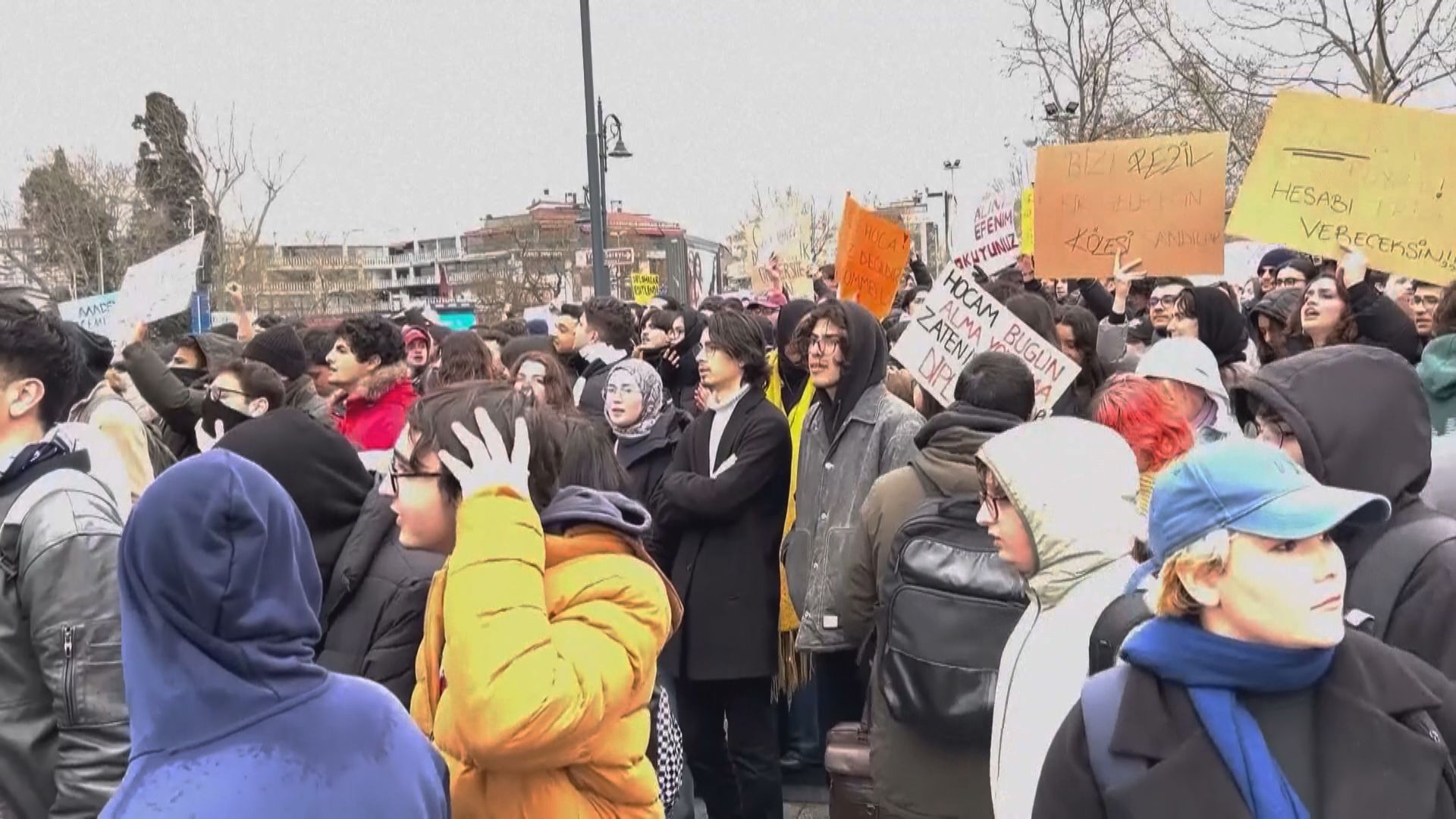 土耳其伊斯坦布爾市長被捕觸發民眾示威抗議　幾十人涉發表煽動文章被捕