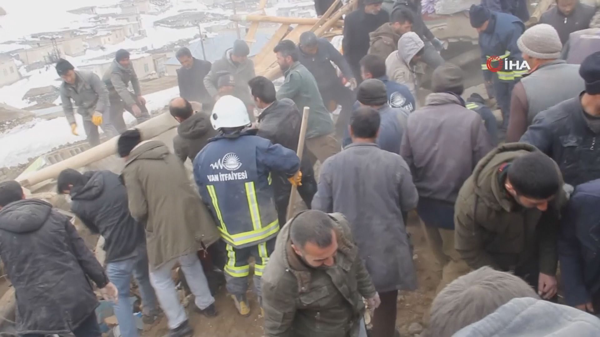 伊朗土耳其交界5.7級地震至少九死