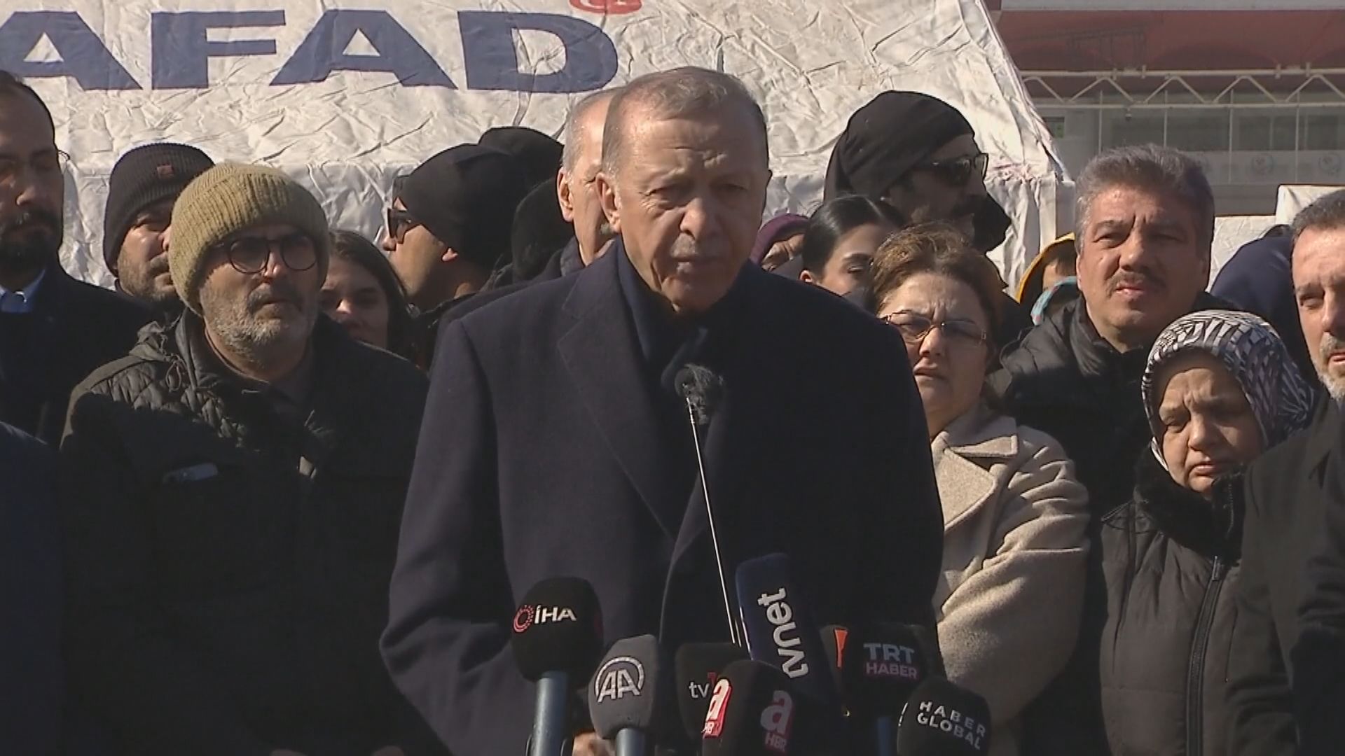 土耳其敘利亞地震死者續增至逾11000人　埃爾多安承認救援行動初期出現問題