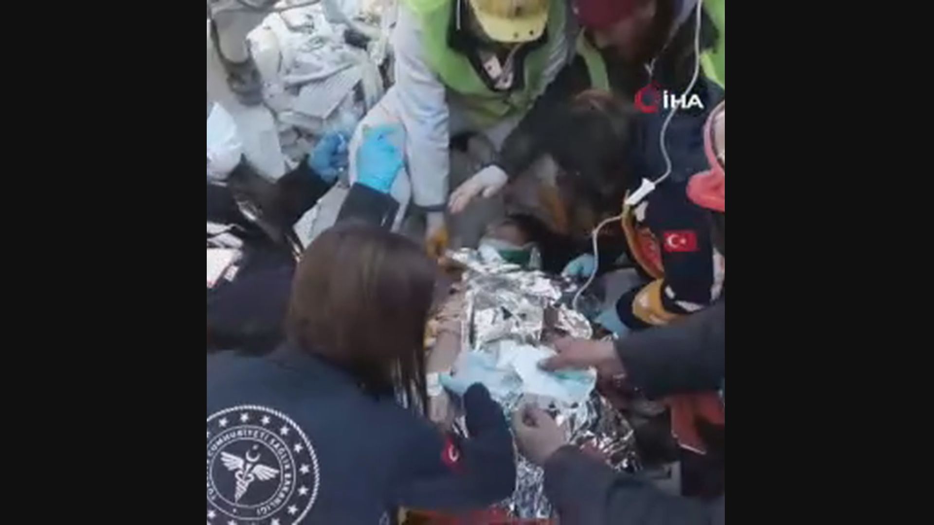 土耳其地震災區有三人被困逾二百小時後獲救