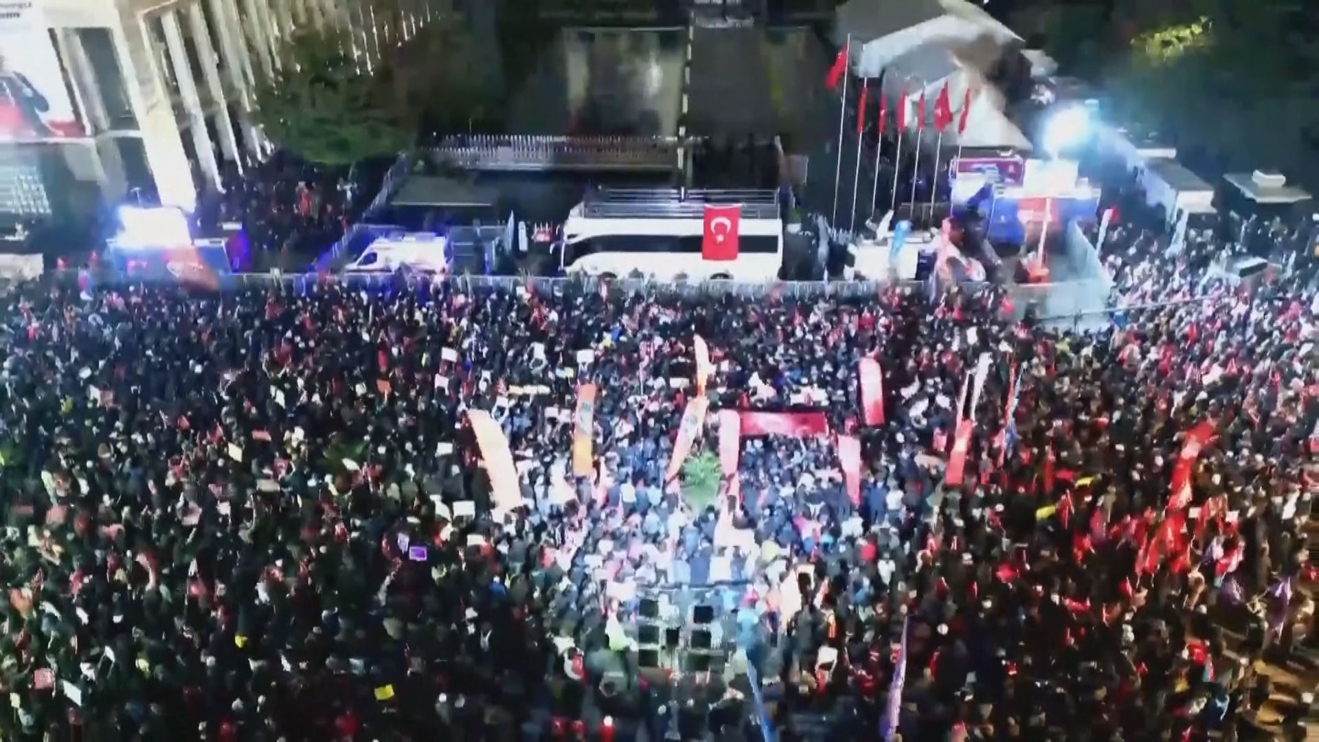 土耳其民眾連續六天上街示威　埃爾多安批反對派煽動民眾