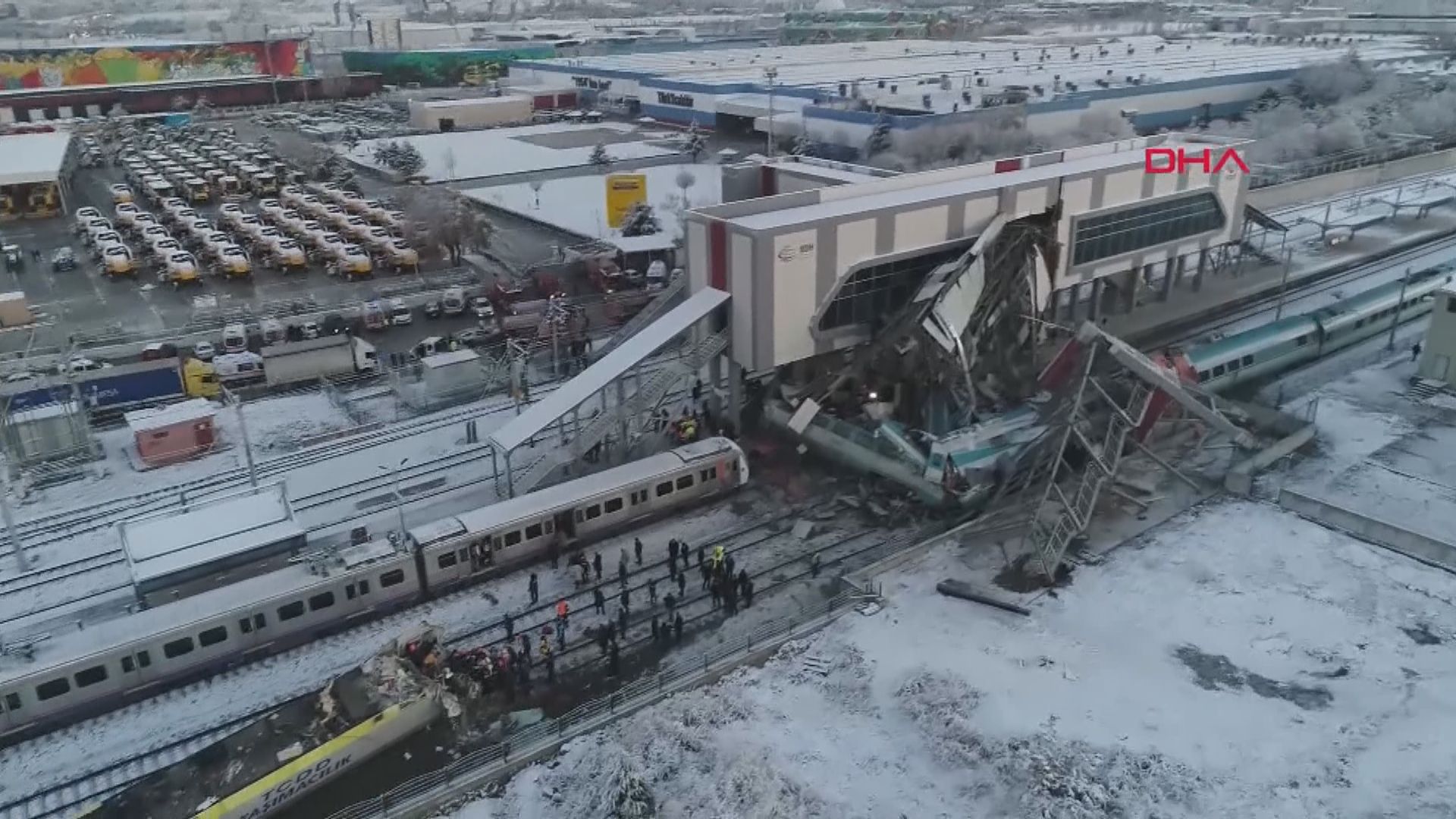 土耳其火車撞工程車出軌　至少7死